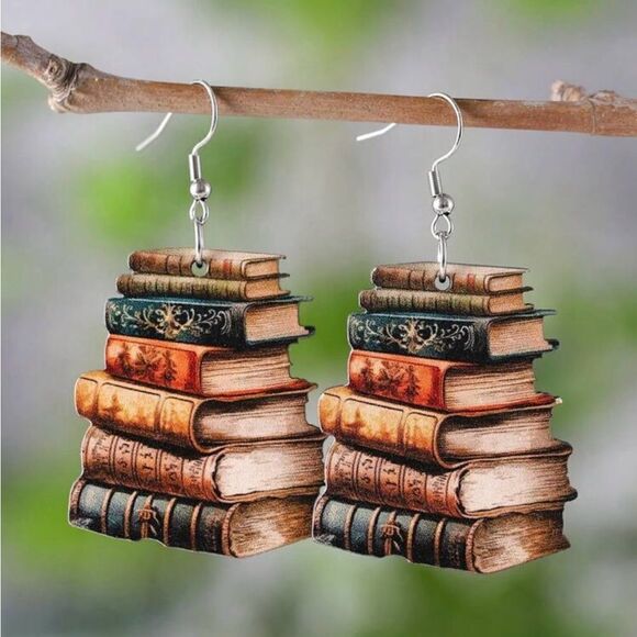 Vintage inspired Books Earrings, lightweight, detailed, Book Lover - Picture 1 of 2